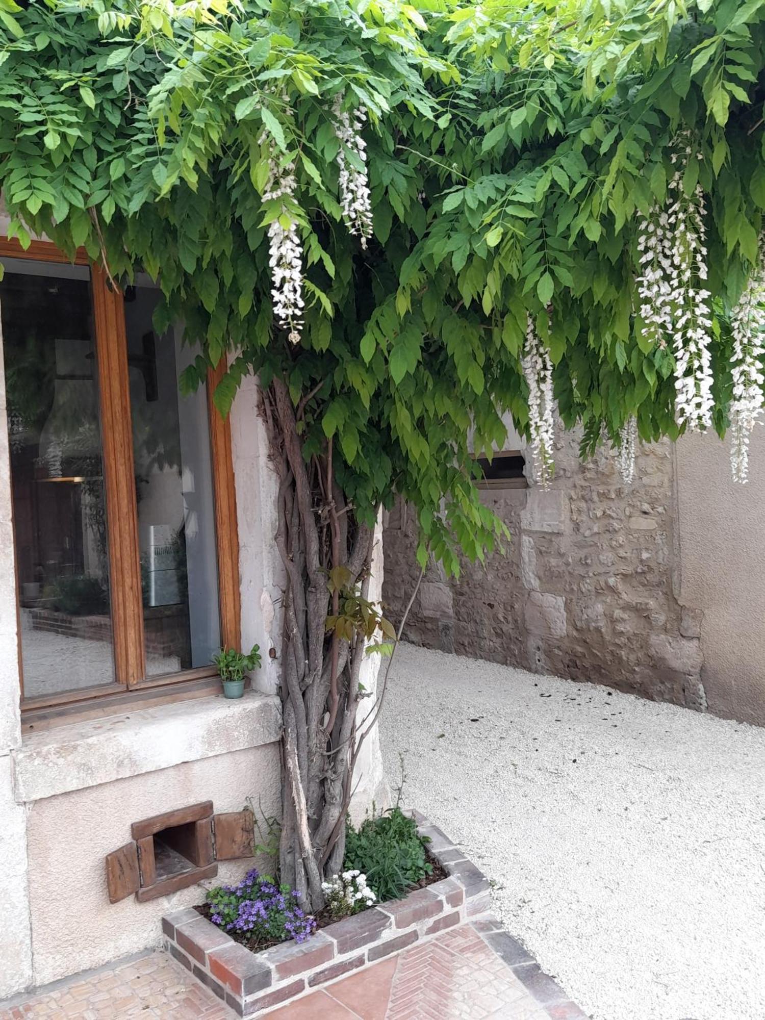 مبيت وإفطار Aux Sources De Ouanne المظهر الخارجي الصورة